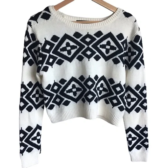 FOREVER 21 Sweater Crop Long Sleeves White/Black Size S - Picture 8 of 8